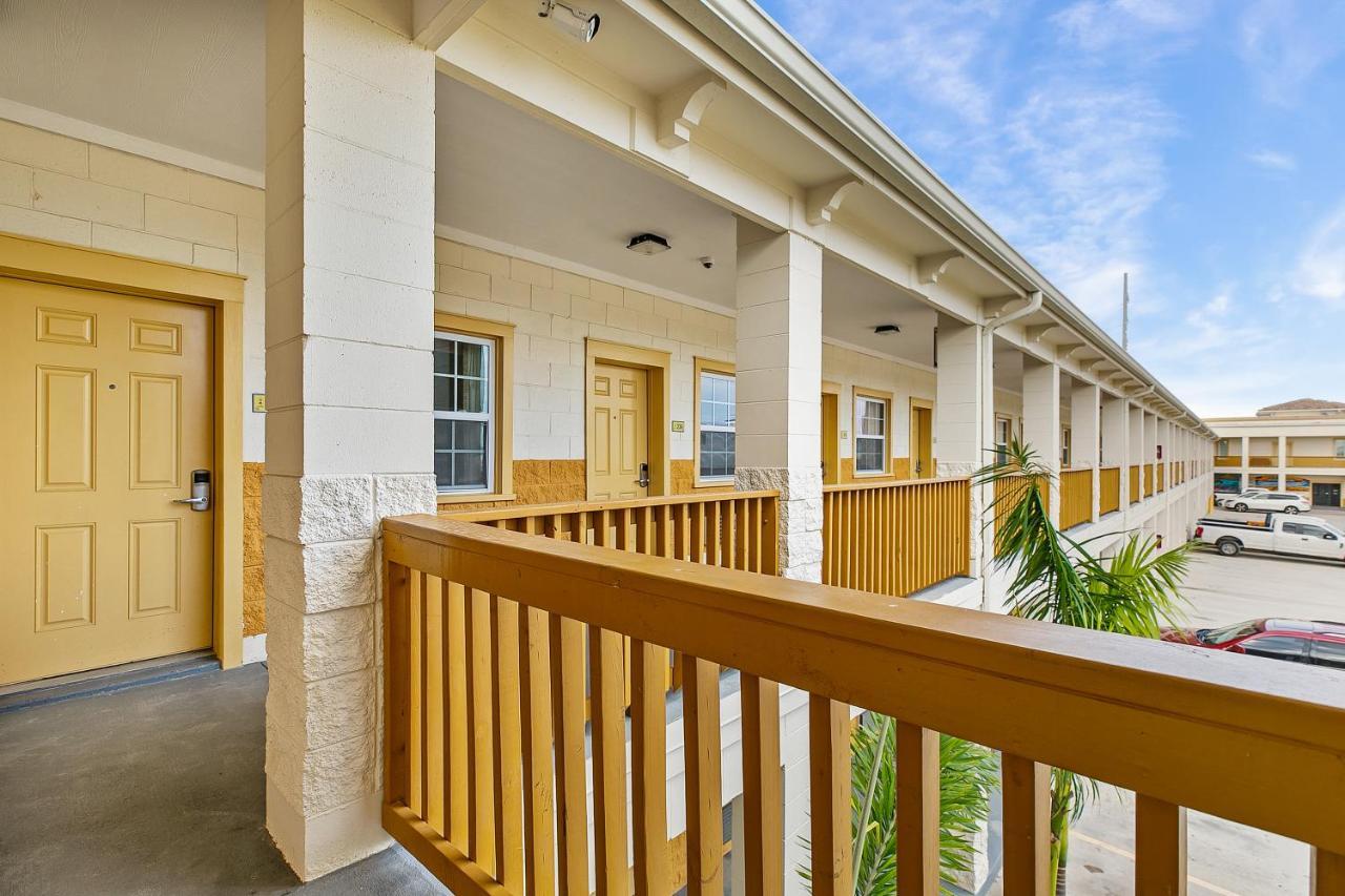 Lighthouse Inn South Padre Island Exterior photo